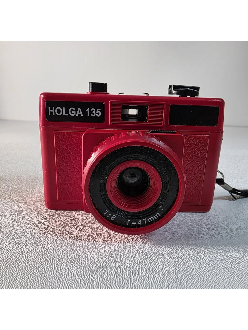 Red Holga 135 35mm Retro Point & Shoot Film Camera